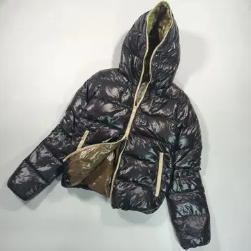 듀베티카 티어 다운 자켓 블랙 카키 40 광택