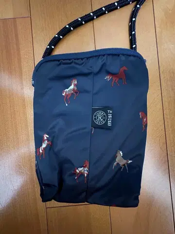 러셋 호스 숄더백