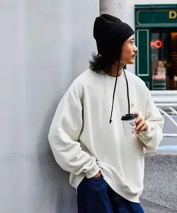 KELTY 맨투맨 크림색