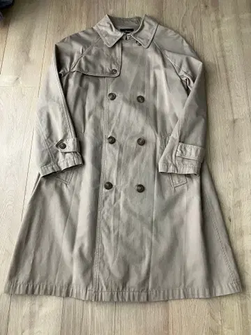 w closet 베이지 트렌치코트