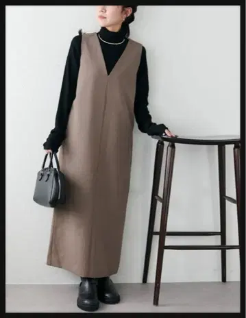 Discoat 깊은 V 멜빵 원피스