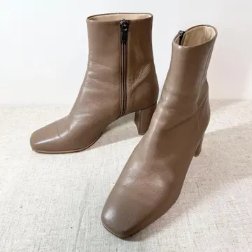 새상품급 DIANA 다이애나 숏부츠 스퀘어토 사이드지퍼 24cm