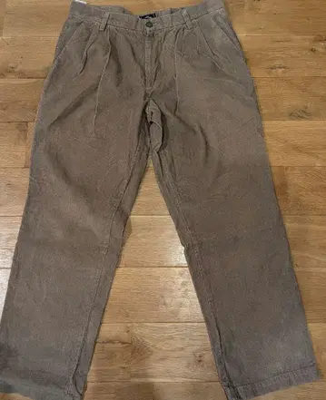 DOCKERS 클래식 핏 코듀로이 팬츠 브라운