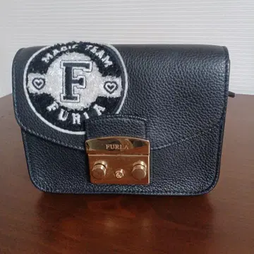 FURLA 블랙 가죽 숄더백