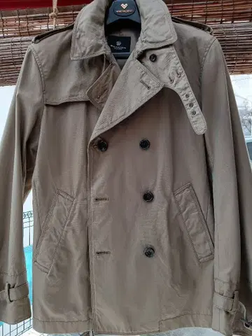 새상품급 베이지 트렌치코트 더블 브레스트