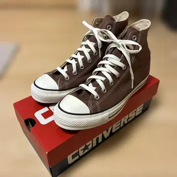 CONVERSE 다크 브라운 하이컷 스니커즈