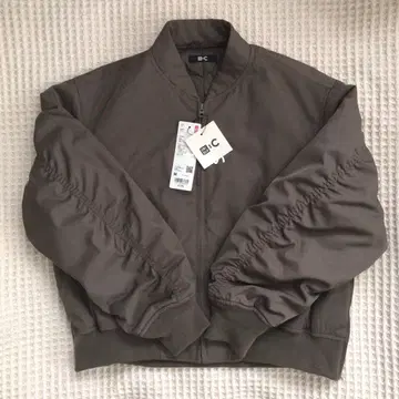UNIQLO 봄버 자켓 올리브
