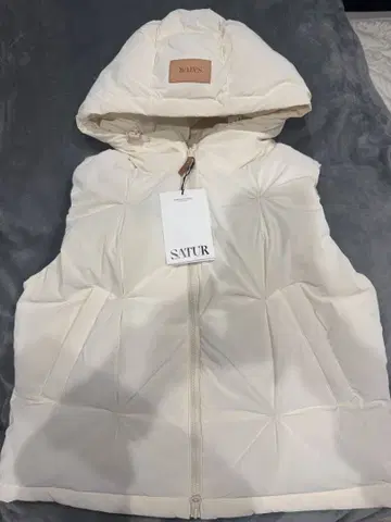 SATUR 후드 부착 다운 자켓 미사용 새상품 XS-M 크림