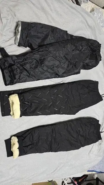 설국 또는 설산 또는 눈 치우기용 속기모 복슬복슬 블랙 캐주얼 팬츠