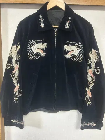 VINTAGE 벨벳 블랙 드래곤 헤드 스카잔