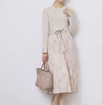 인덱스 플라워 플리츠 도킹 니트 원피스