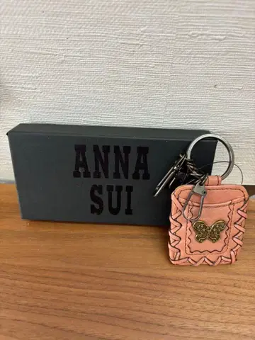 ANNA SUI 나비 모티브 키케이스