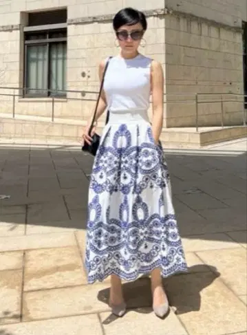 JENNE 전체 자수 BOX 턱 스커트 M 블루