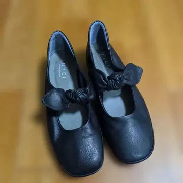 크리스마스 MODE ET JACOMO DICI 스퀘어토 리본 펌프스