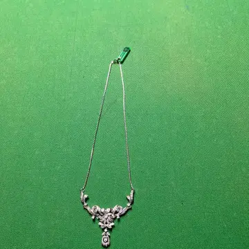 꽃 모티브 크리스탈 목걸이 MADE IN SPAIN