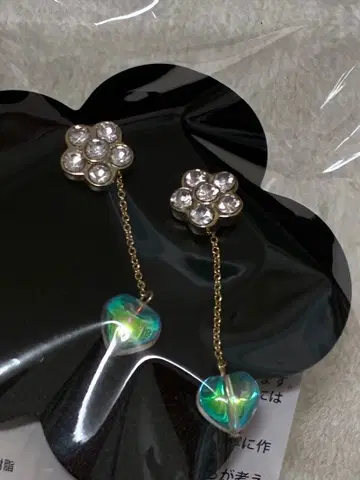 마리콴트 귀걸이 골드