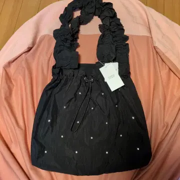 로리즈팜 스터드 프릴 토트백