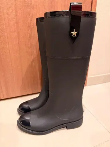 jimmychoo 블랙 러버 롱 부츠