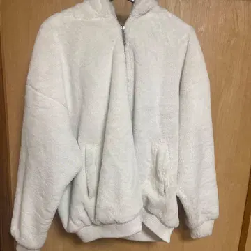 플리스 후드 부착 자켓 화이트