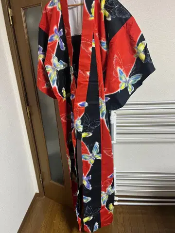 빨간색과 검은색 나비 무늬 유카타 오비 세트