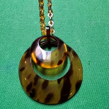 페코제 토트 패턴 목걸이