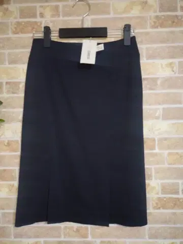 [ 새상품 ] 나라 까미체 무릎 기장 타이트 스커트 네이비 L 사이즈