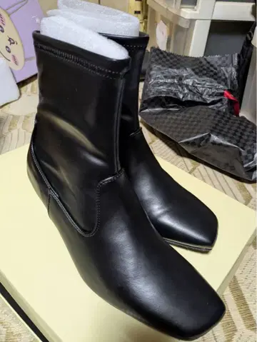 가죽 스퀘어토 부티 블랙