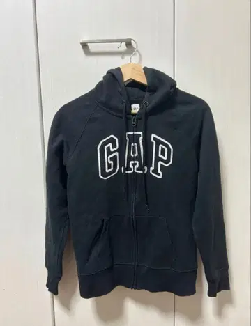 GAP 블랙 후드티 후드 부착