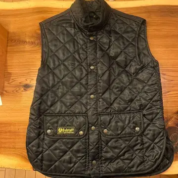 Belstaff 블랙 퀼팅 베스트