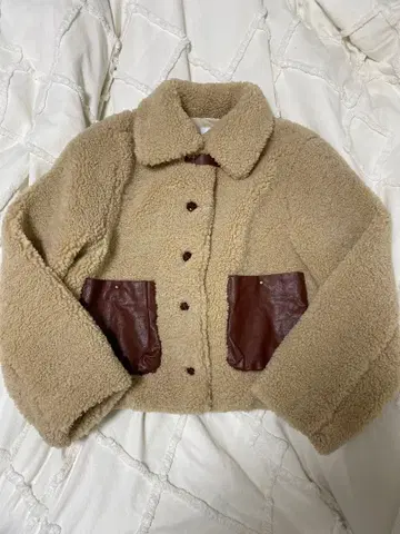 ZARA 베이지 보아 자켓 포켓 부착 아우터 숏 기장