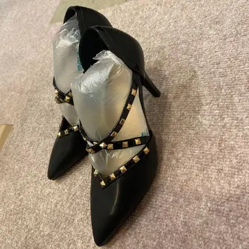 스터드 장식 블랙 하이힐 8cm