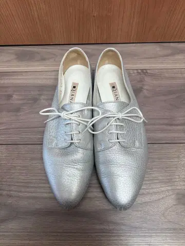 DIANA 다이애나 실버 가죽 옥스퍼드 슈즈 드레스 슈즈