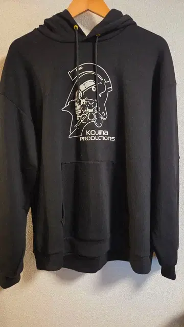 GU 코지마 프로덕션 콜라보 후드티 L 사이즈