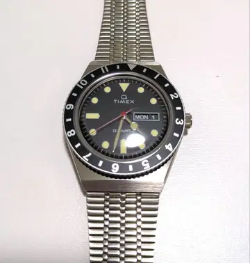 [ 미사용 ] TIMEX TW2U61800 쿼츠 손목시계
