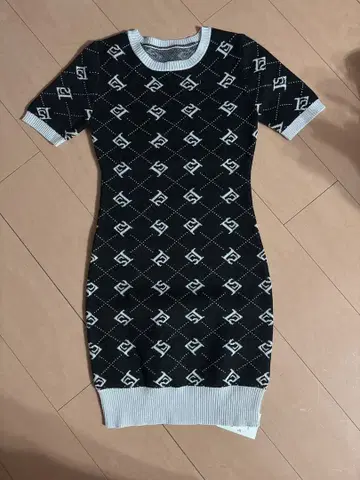 립서비스 반팔 니트 원피스