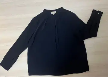 유나이티드 애로우즈 드레이프감 블라우스 네이비 UNITED ARROWS