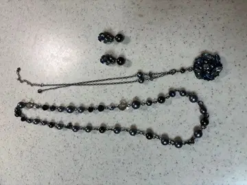 플라워 모티브 목걸이와 귀걸이 세트