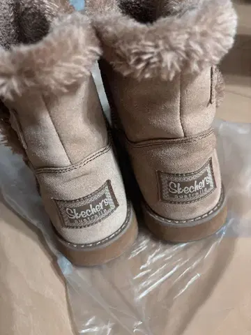 Skechers 베이지 어그 부츠
