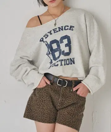 WHO'S WHO gallery 원숄더 맨투맨