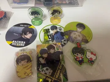 이사기 요이치, 하치라쿠 메구루 굿즈