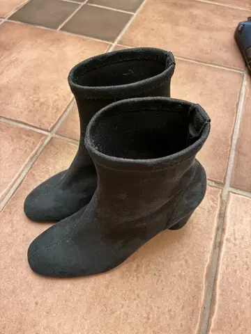 MILLIWM 스웨이드 힐 부츠