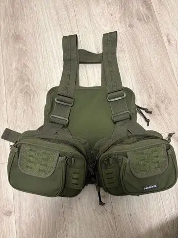 리틀 프레젠츠 스트랩 베스트 V-27 올리브