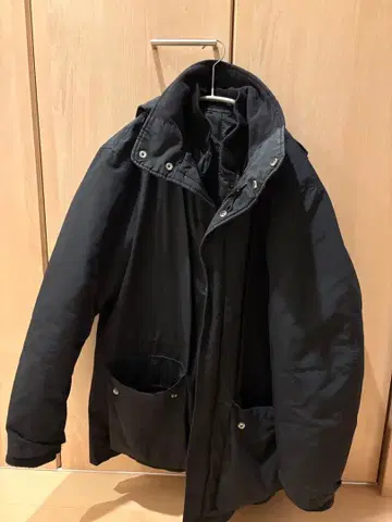 UNITED COLORS OF BENETTON 블랙 다운 자켓