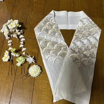 부채꼴 자수 화이트 장식용 깃과 머리 장식