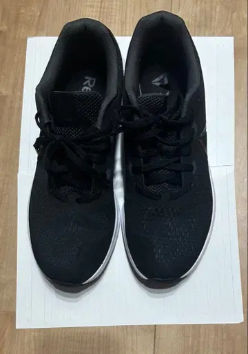 [ 2, 3회만 사용 ] Reebok 블랙 스니커즈