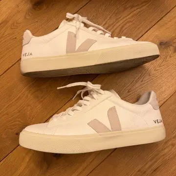VEJA 화이트 가죽 스니커즈 27cm