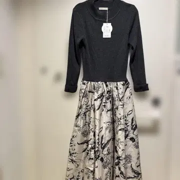 미사용 새상품 그레이 니트 탑 꽃무늬 롱 원피스