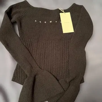 새상품 AND MARY 블랙 긴팔 니트