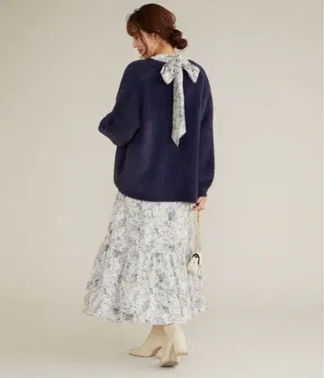 플라워 프린트 롱 스커트와 니트