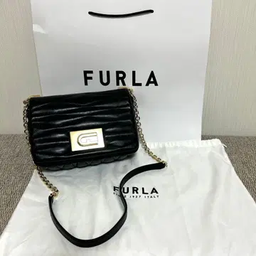 FURLA 블랙 퀼팅 숄더백